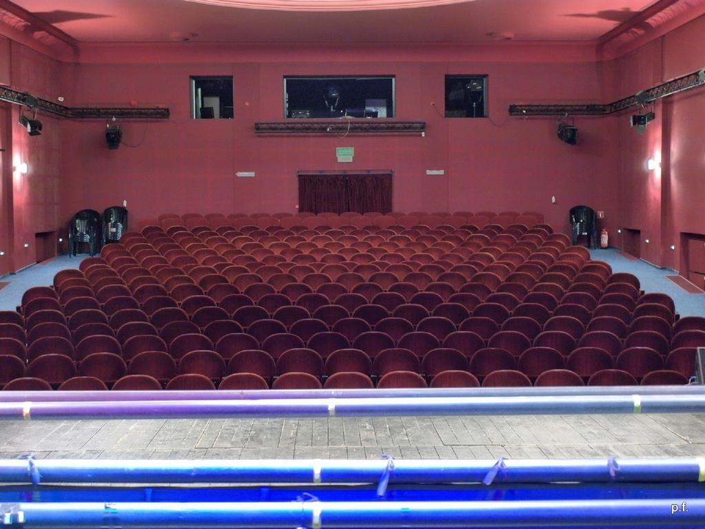 Teatr Baj Pomorski Stary Toruń Esterno foto