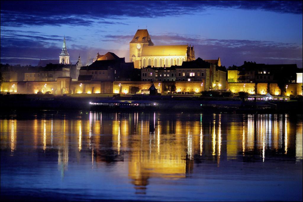 Teatr Baj Pomorski Stary Toruń Esterno foto